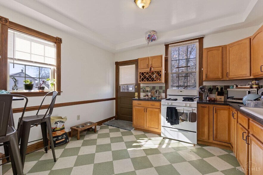Building Photo - 4559 N Edgewood Ave