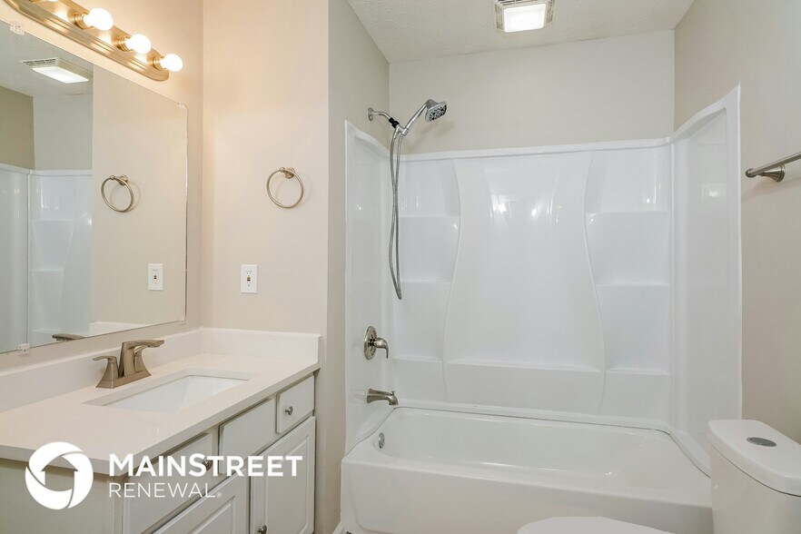 Building Photo - 6526 Bridle View Cir