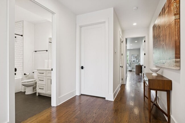 Building Photo - Experience elevated living in this beautifully crafted brick residence located in the heart of Ed...