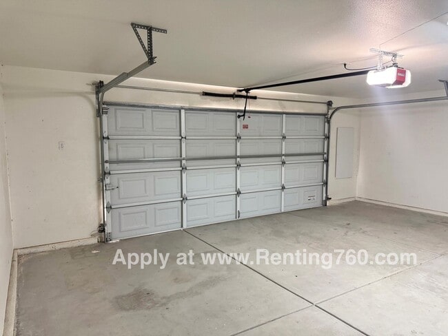 Building Photo - Rare and Spacious 4 Bedroom Indian Cove Home with Solar Panels!