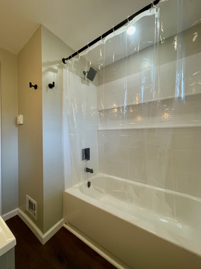 Building Photo - 3914 Evergreen Dr