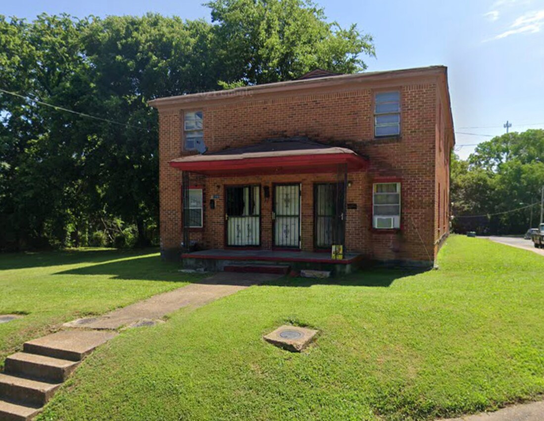 Building Photo - 1180 S Main St