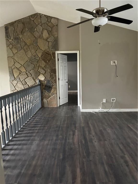 Building Photo - 1562 Linksview Close