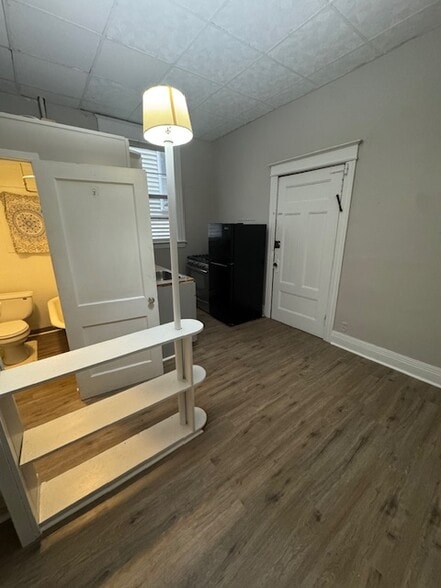 Building Photo - 1099 S Clinton Ave