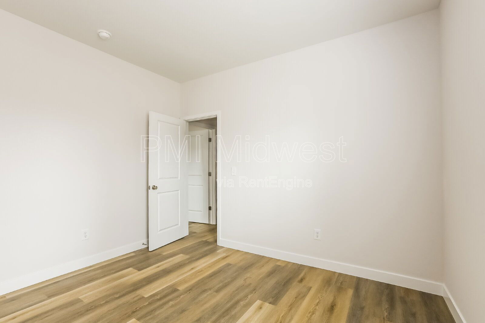 Building Photo - 2950 Winthrop Ave