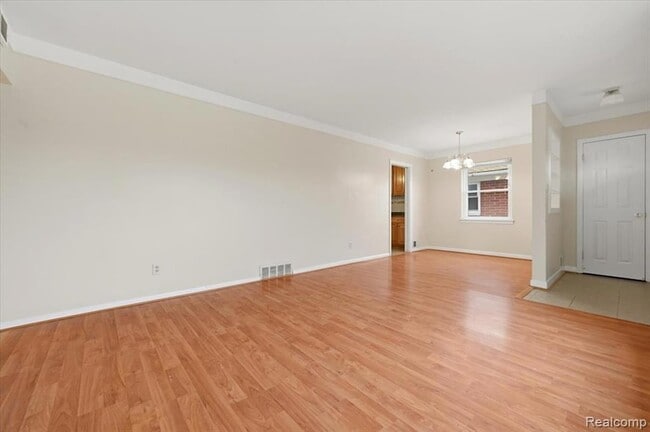 Building Photo - 1198 E Hudson Ave