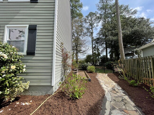 Building Photo - Spacious 6 bedroom home in Virginia Beach