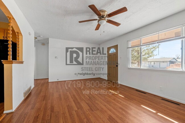 Building Photo - 3211 Fairfield Ln