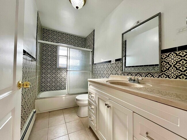 Building Photo - 6401 Granton Ave