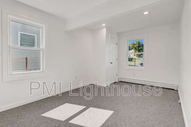 Building Photo - 128 Lockwood Ave