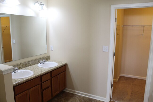 Building Photo - Beautiful 3 BR Ranch in Brownsburg!
