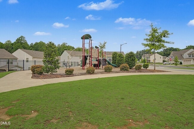 Building Photo - 1621 Crimson Leaf Ln