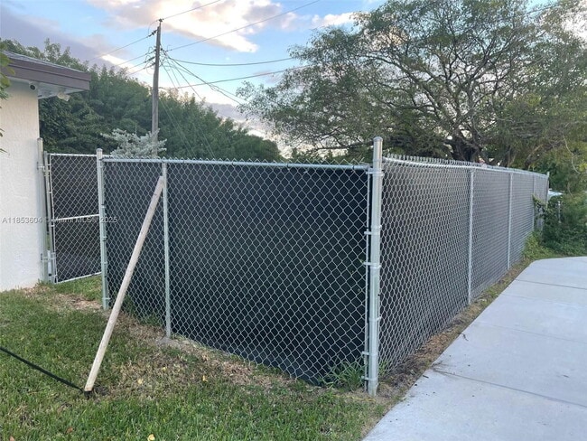 Building Photo - 2360 NW 14th St