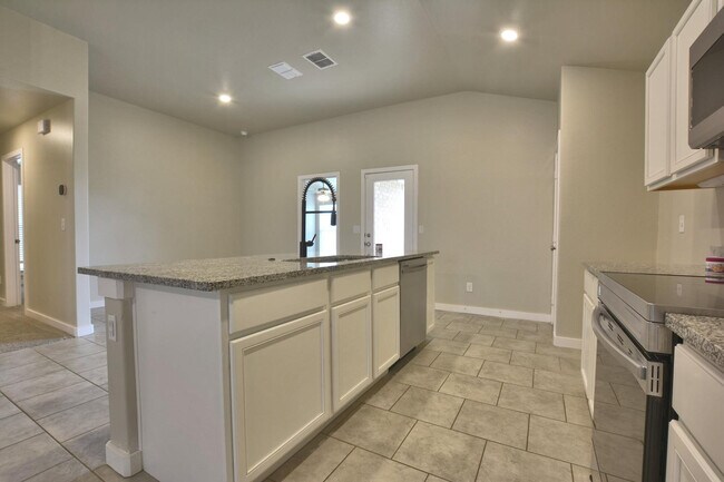 Building Photo - 1606 136th St