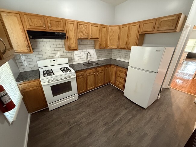 Building Photo - 1138 Princess Ave