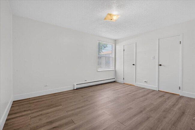 Building Photo - 2150 S Vaughn Way