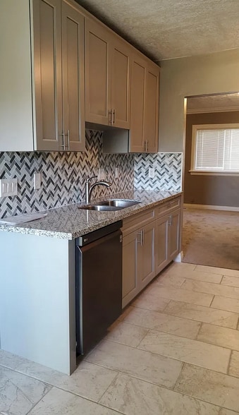 Kitchen left - 2284 S 900 E