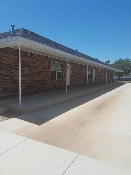 Building Photo - 1618 S Ave G Ave