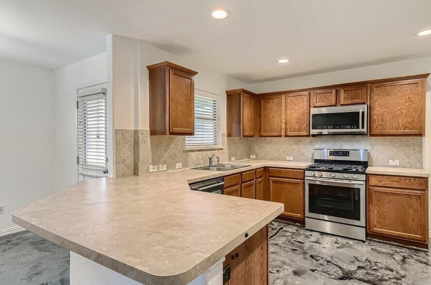 Building Photo - 177 Flagstone Trl