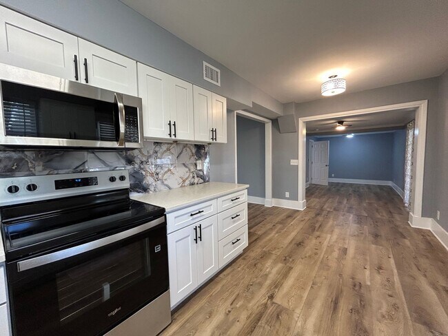 Building Photo - Fully upgraded home in Cedar Hills!