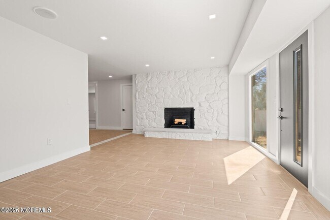 Building Photo - 441 Slocum Pl