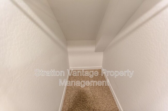 Building Photo - 240 W Juniper Ave