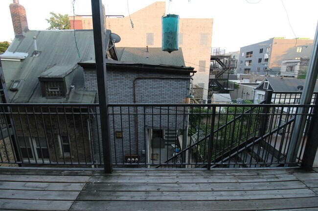 Building Photo - 956 N Winchester Ave