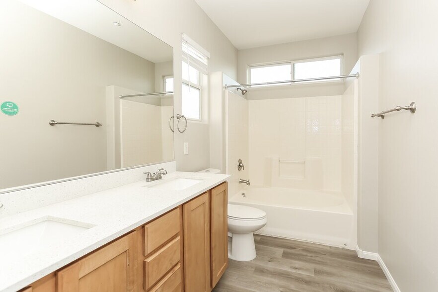 Building Photo - 7204 Amber Cascade Ct