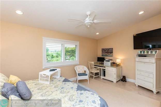 Building Photo - 270 Captains Walk