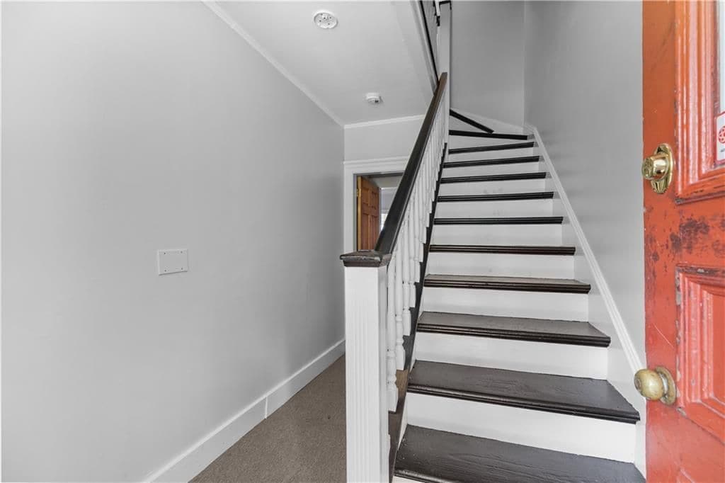 Building Photo - 501 Spring St