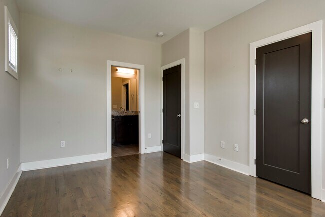 Building Photo - 1515 21st Ave N