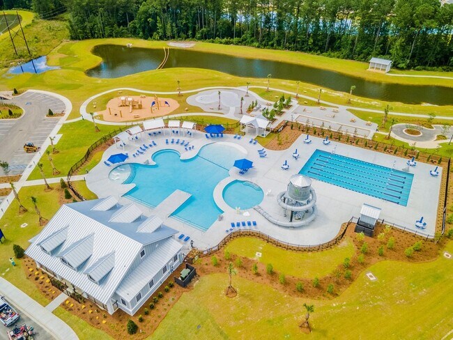 Building Photo - 3/2 home in Pine Hills in Cane Bay of Summerville!