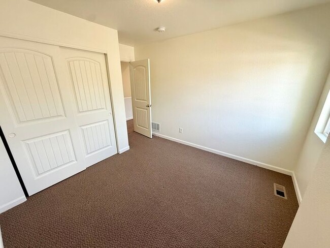 Building Photo - Well Maintained 4 Bed, 3 Bath Home in Anderson Farm!