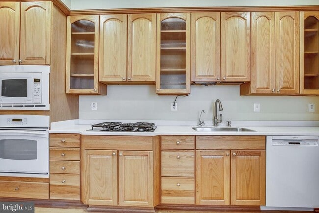 Building Photo - 119 N Peyton St