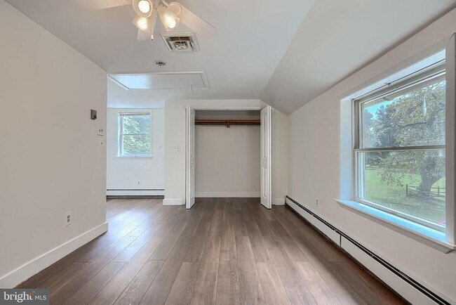 Building Photo - 1703 Roland Ave