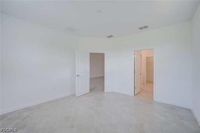 Building Photo - 20601 Hazelnut Ct