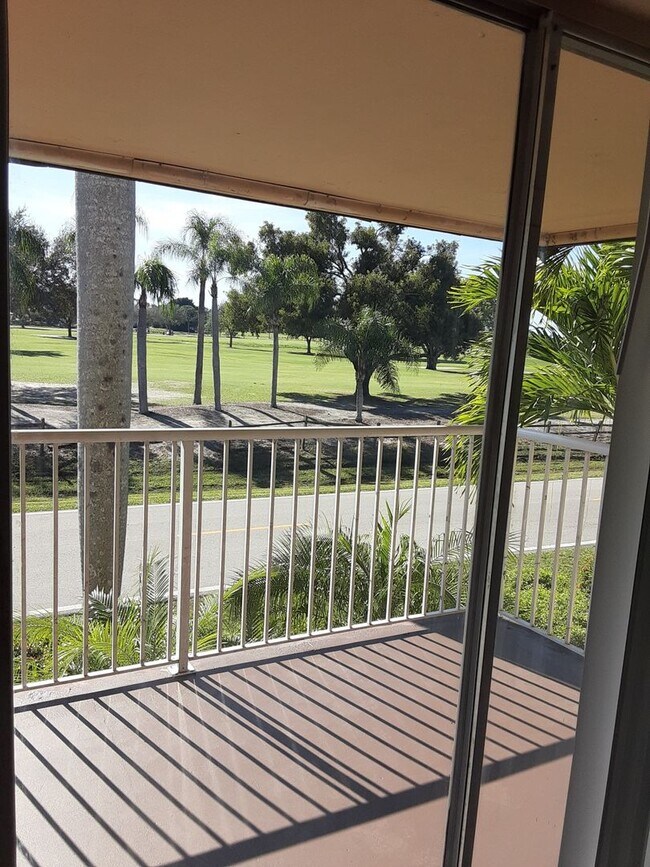 Building Photo - Green Tee - # 607