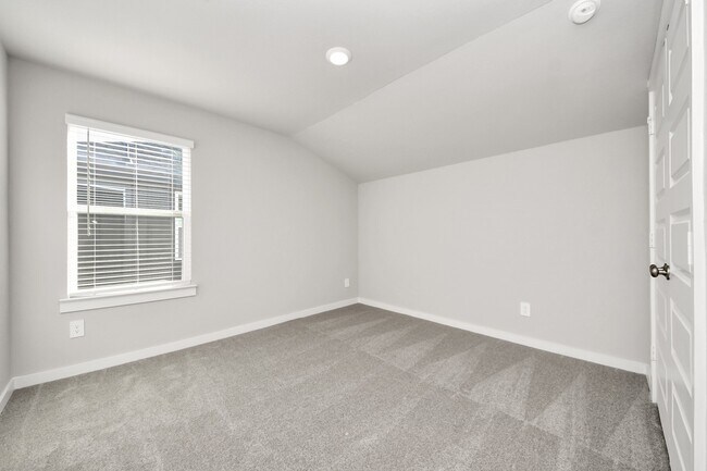 Building Photo - 16690 Sterling Clf St