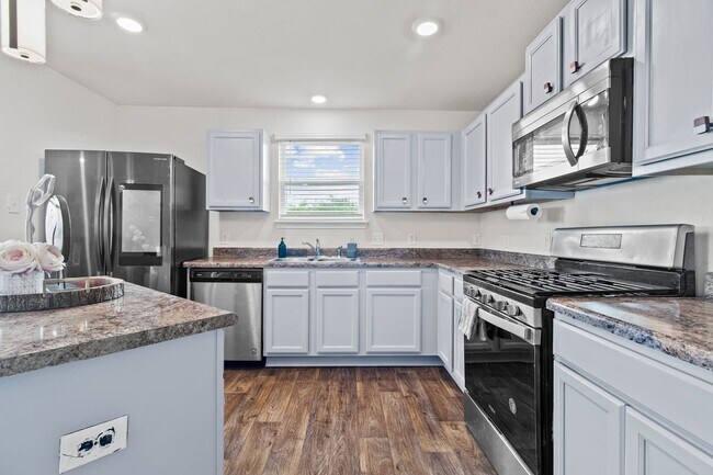 Building Photo - 5613 Tranquil Cove