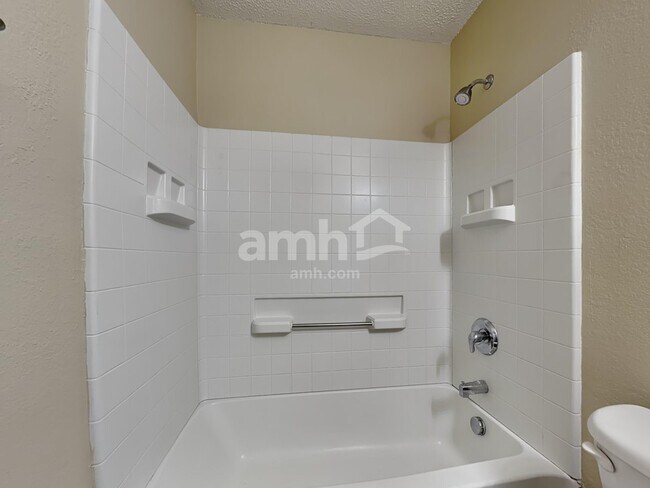 Building Photo - 34 Willow Lakes Dr