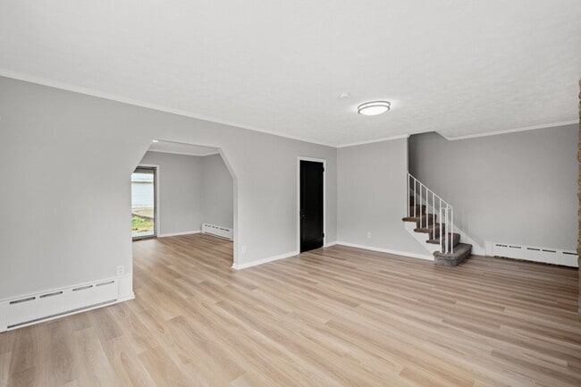 Building Photo - Stunning 5 bedroom home in McKeesport available July 1!