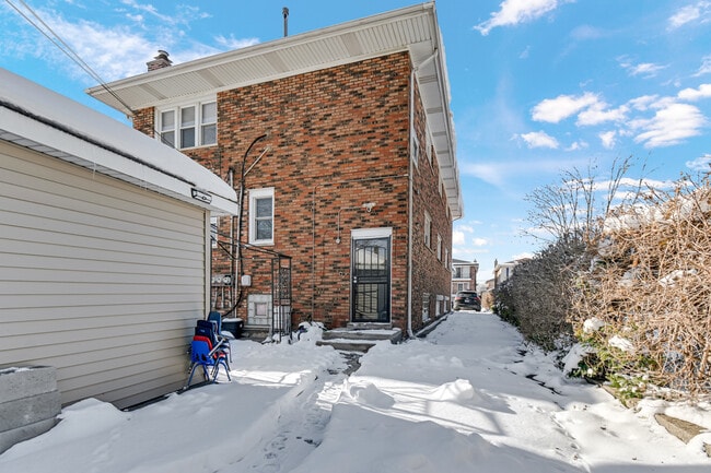 Building Photo - 403 Prairie Ave