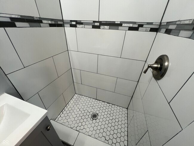 Building Photo - 2121 Webb St