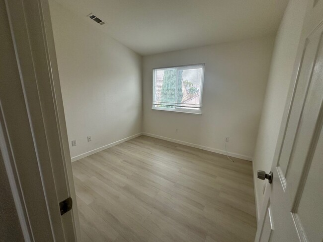 Building Photo - Spacious 4-Bedroom Home in Ardenwood – Gre...