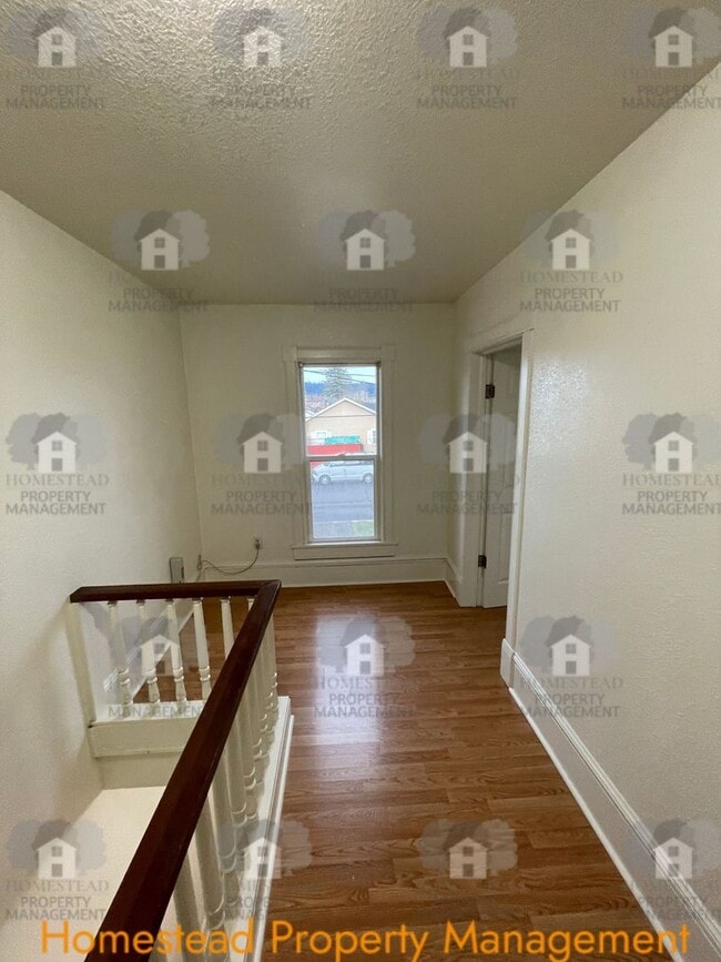 Building Photo - 321