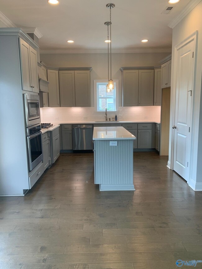 Building Photo - 22883 Ledges Dr