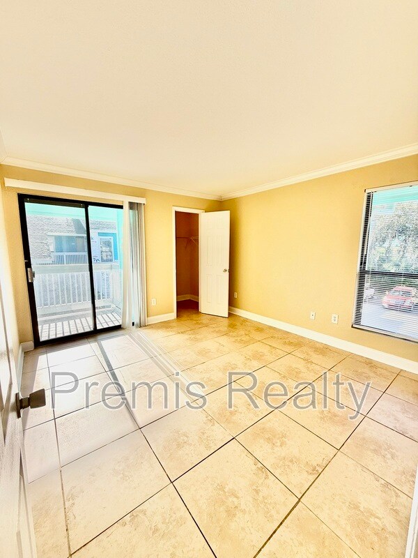 Building Photo - 455 Alt 19