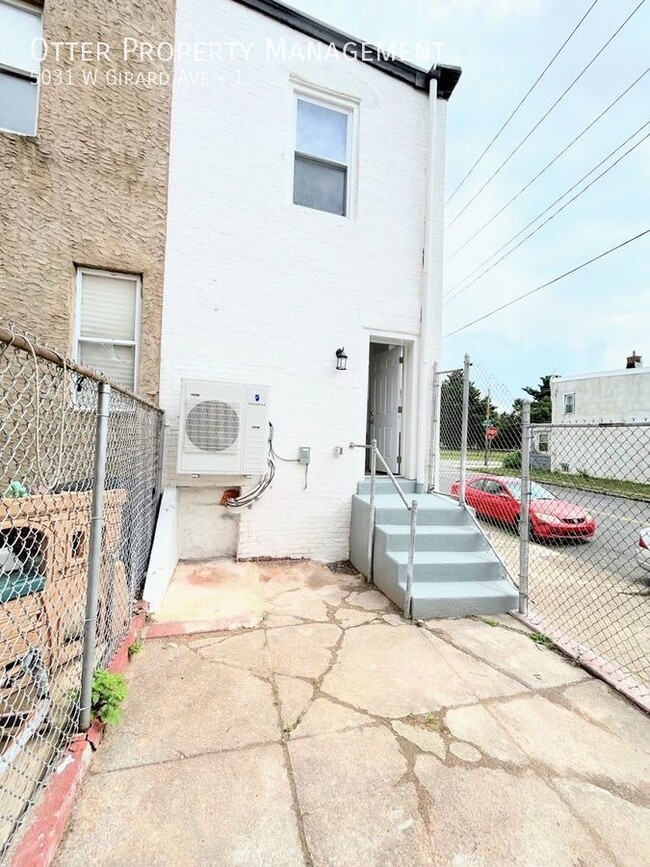 Building Photo - Stunning 3BR/1BA West Philly Home with Was...