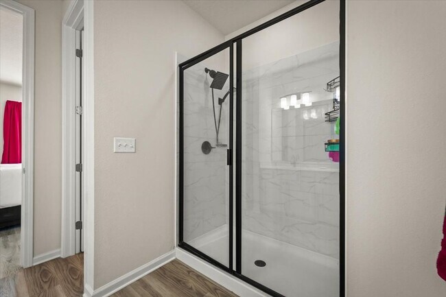Building Photo - 4 Bedrooms | 2 Bathrooms | Screened Patio ...
