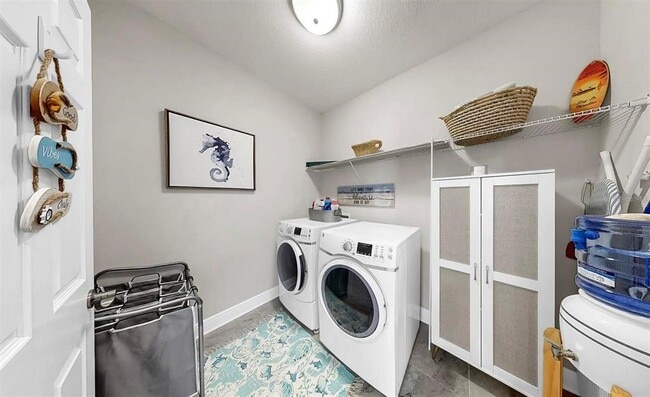 Building Photo - 7849 52nd Terrace E